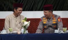 Kala Jenderal Listyo ‘Lupa’ Istirahat Demi Mendengar Denyut Nadi Rakyat di Kediaman UAS